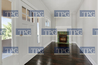 573 S Crescent Ave in Independence, MO - Building Photo - Building Photo