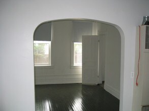 1507 Elston N Ave, Unit 1R in Chicago, IL - Foto de edificio - Building Photo