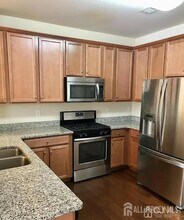 1513 Hudson Cir in Highland Park, NJ - Building Photo - Building Photo