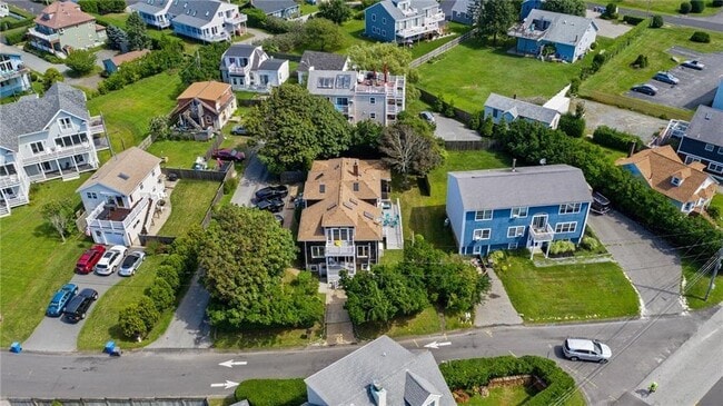 11 Crescent Rd in Middletown, RI - Building Photo - Building Photo