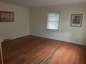 4715 Yorkshire Ave in Parma, OH - Building Photo - Building Photo