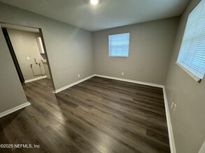 3341 Westlake Ave in Jacksonville, FL - Building Photo - Building Photo