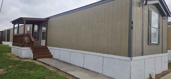 property at 1120 N Vista Dr