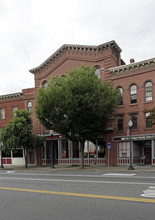 Edwards Block in Southbridge, MA - Foto de edificio - Building Photo