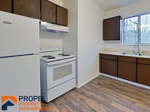 5646 Howe Rd in Wayne, MI - Building Photo - Building Photo