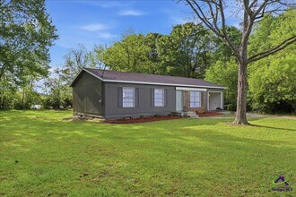 526 Ochlahatchee Dr in Perry, GA - Building Photo - Building Photo