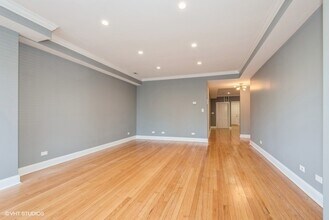 5627 N Bernard St in Chicago, IL - Building Photo - Building Photo