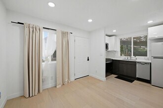 1397 Vine St in San Jose, CA - Building Photo - Building Photo