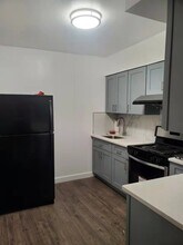 2534 73rd St, Unit 2F in East Elmhurst, NY - Foto de edificio - Building Photo