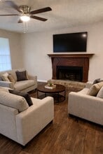 2003 Laboon Cir in Atlanta, GA - Building Photo - Building Photo