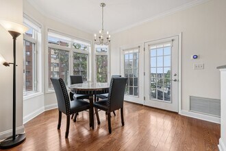 410 Westchester Ave, Unit 202 in Port Chester, NY - Foto de edificio - Building Photo