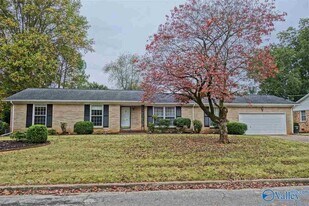 209 Winthrop Dr SW in Huntsville, AL - Building Photo