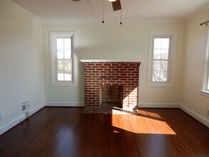 1228 E Washington Ave in Vinton, VA - Building Photo - Building Photo