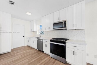 9411 Jamaica Dr in Cutler Bay, FL - Building Photo - Building Photo