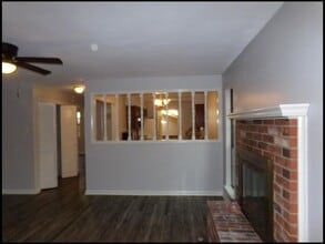 8 Woodlore Cir in Little Rock, AR - Foto de edificio - Building Photo