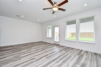3024 Crown Gate Dr in Houston, TX - Building Photo - Building Photo
