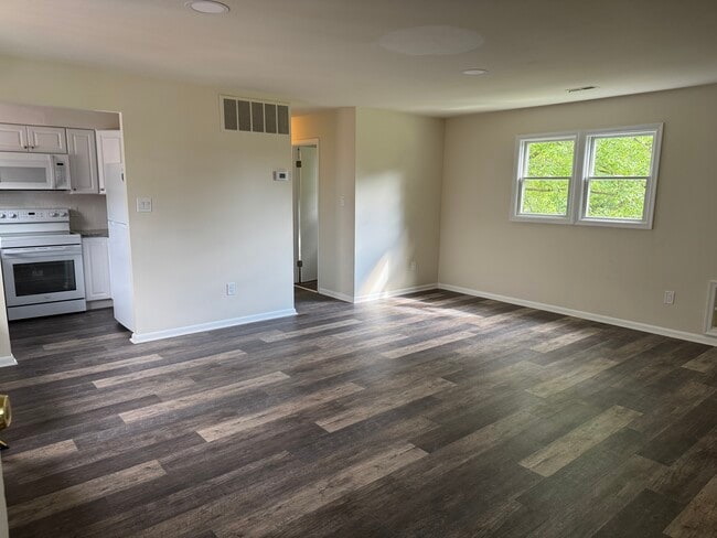 425 Ryers Ave, Unit 2nd Floor