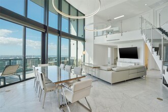 18555 Collins Ave in Sunny Isles Beach, FL - Building Photo - Building Photo