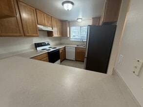 1866 NE Fairview Ave in Grants Pass, OR - Building Photo - Building Photo