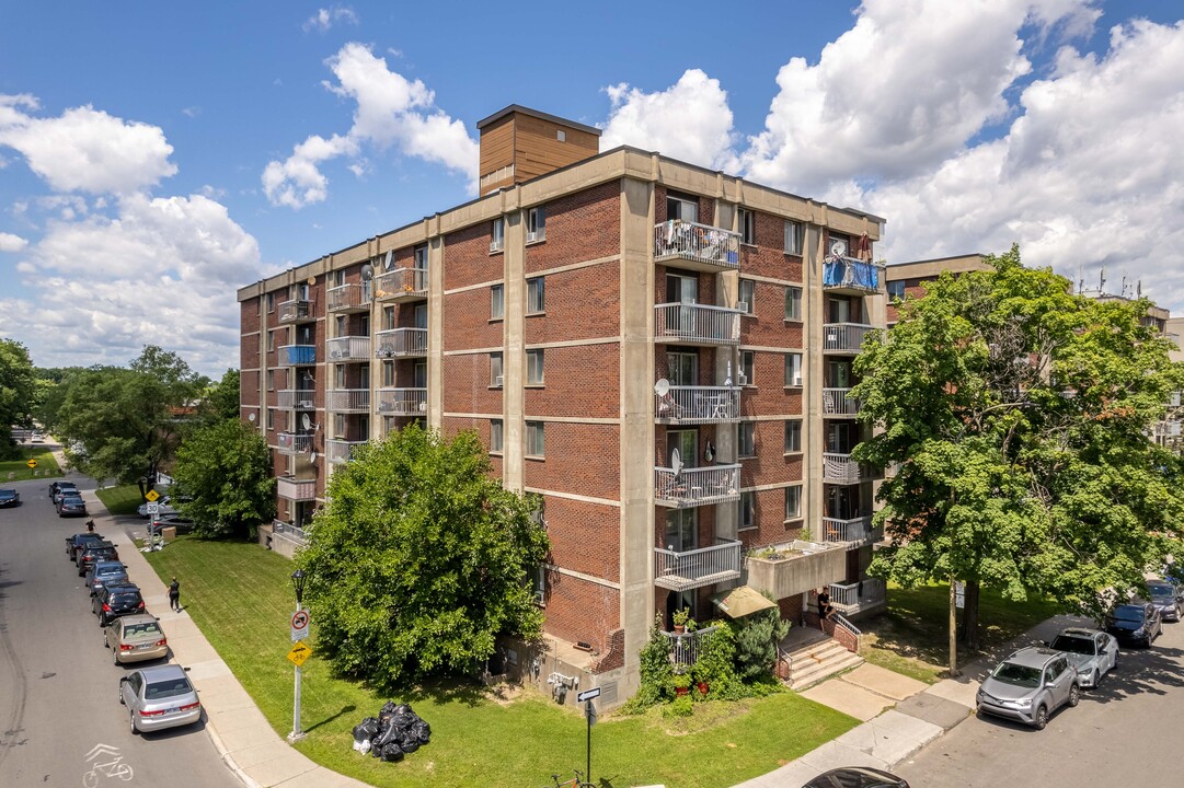 1605 Henri-Bourassa Blvd W in Montréal, QC - Building Photo