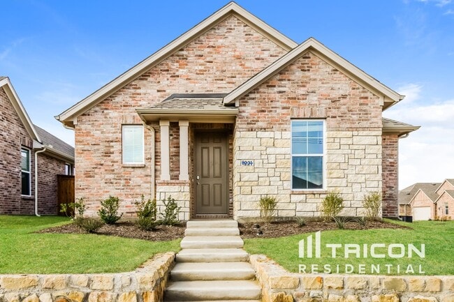 property at 8221 Brookhaven Dr