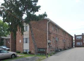 102 W Eighth Ave in Columbus, OH - Building Photo