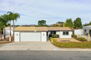 24486 Cornstalk Rd in Wildomar, CA - Building Photo