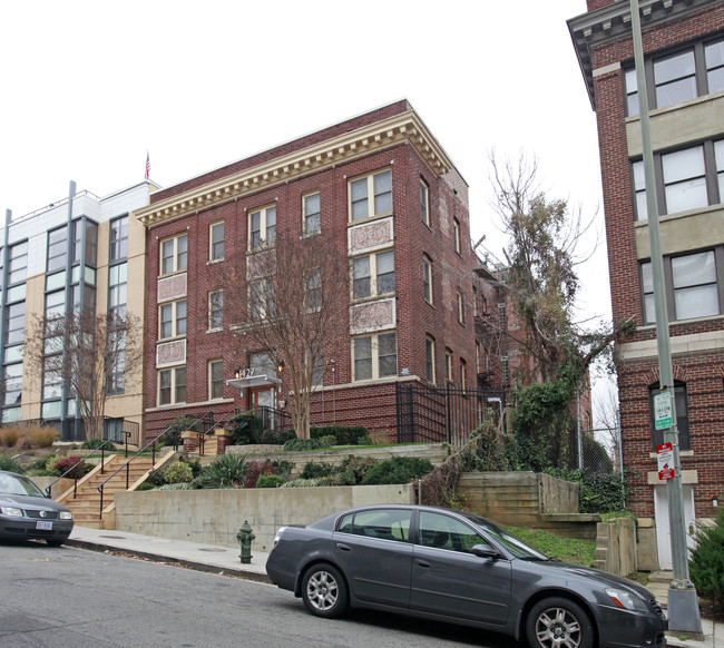 Chapin HEights in Washington, DC - Foto de edificio - Building Photo