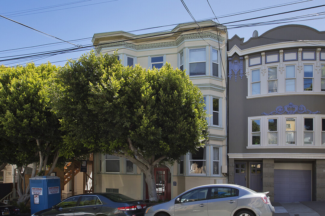 261 Chattanooga St in San Francisco, CA - Building Photo