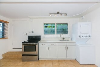 47-240-240 Iuiu St in Kaneohe, HI - Building Photo - Building Photo