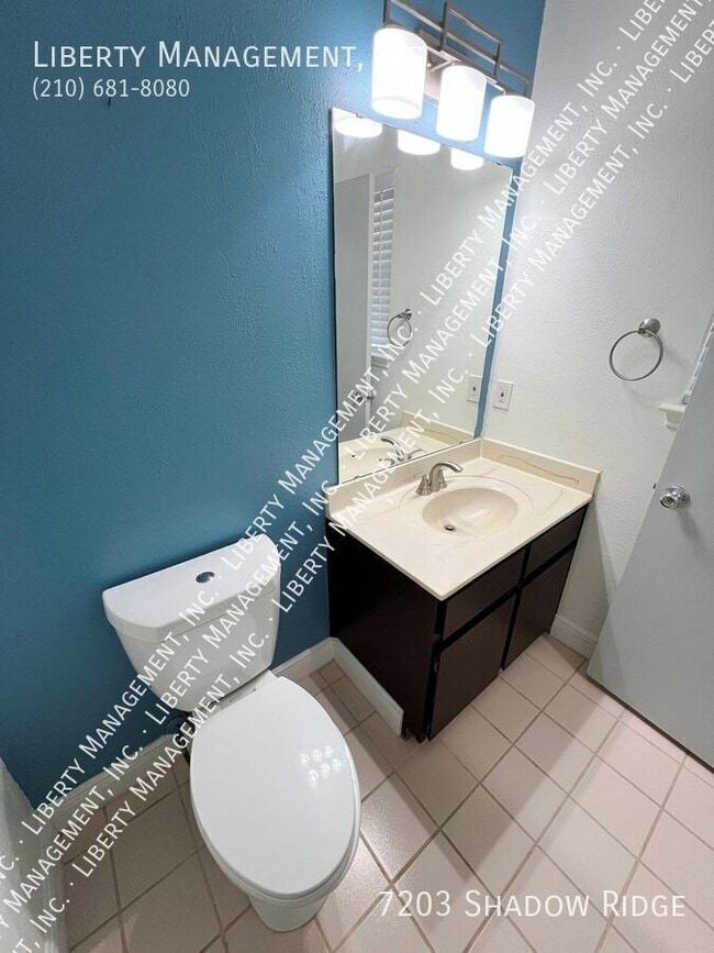 7203 Shadow Ridge in San Antonio, TX - Building Photo - Building Photo