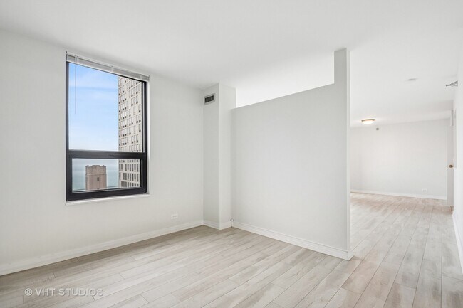 401 E Ontario St, Unit 3105 in Chicago, IL - Foto de edificio - Building Photo