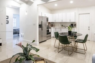 26 NE 70th St in Miami, FL - Building Photo - Building Photo