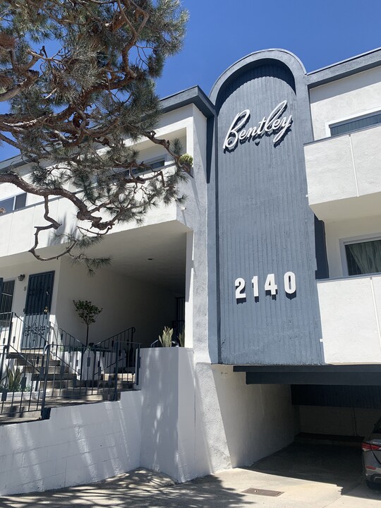 2140 S Bentley Ave in Los Angeles, CA - Building Photo