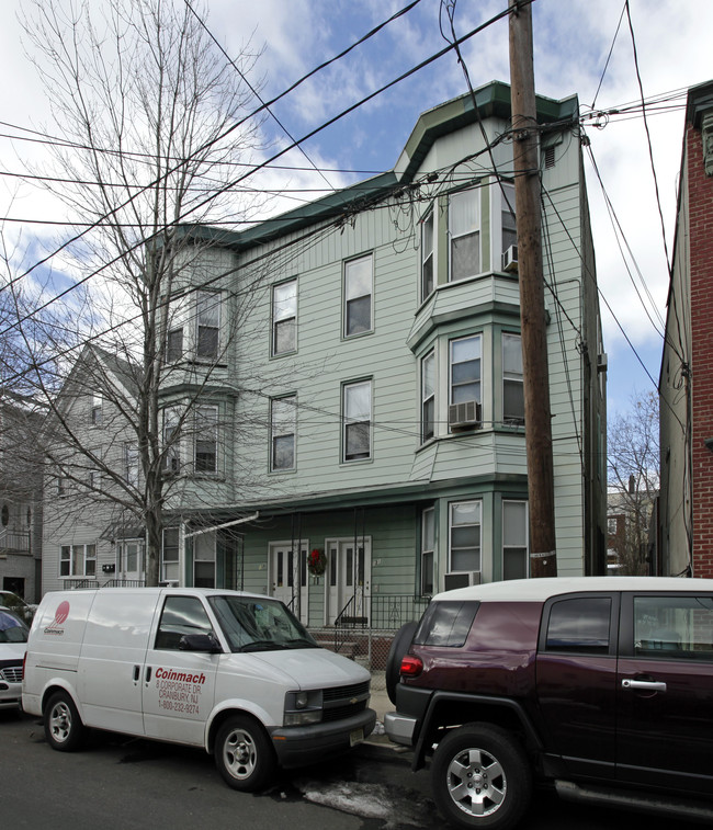 119-121 Webster Ave in Jersey City, NJ - Building Photo - Building Photo