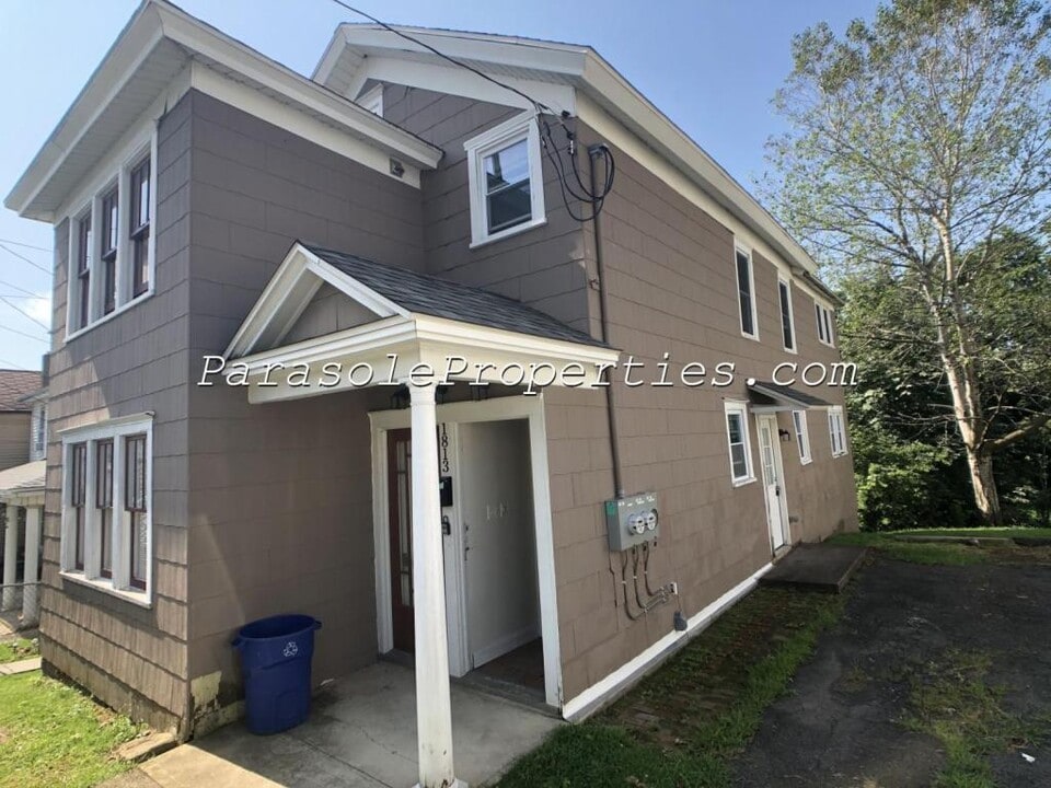 1813 2nd St in Scranton, PA - Building Photo