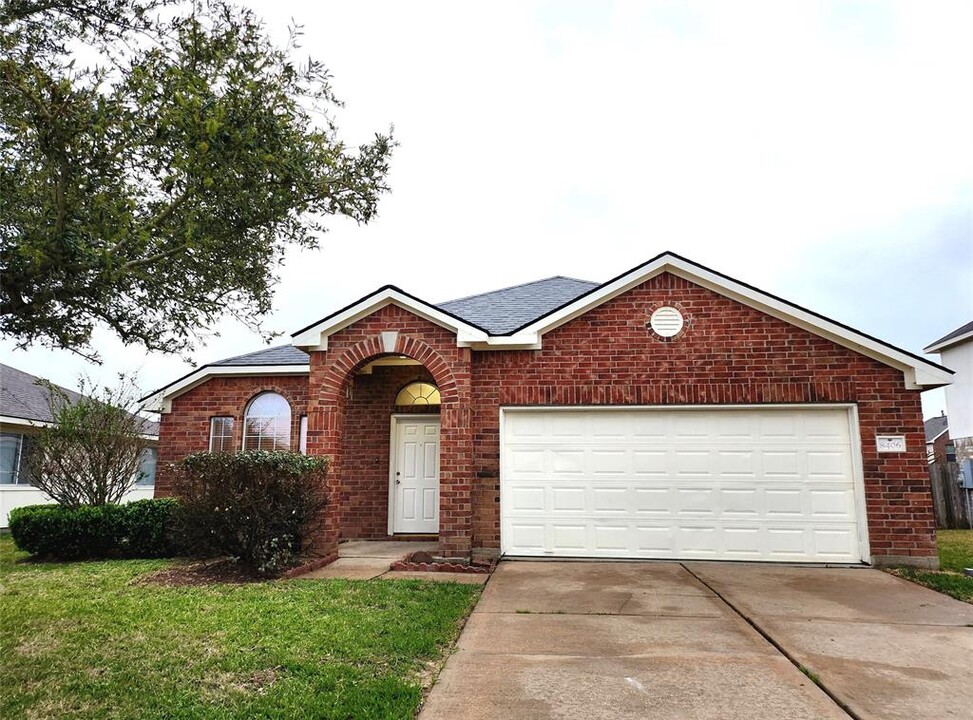 8406 Taraglen Ct in Richmond, TX - Building Photo