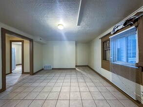 905 Palo Duro Ave NW in Albuquerque, NM - Foto de edificio - Building Photo