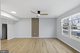 341 Clarkson St in Burlington, NJ - Building Photo - Building Photo