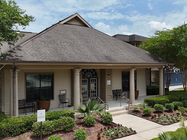 Village at Juban Lakes in Denham Springs, LA - Building Photo - Building Photo