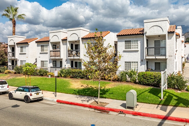 Huntington Oaks Village 55+ Senior Community