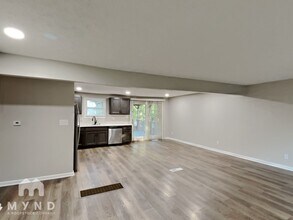 2055 Drumlin Dr in Grove City, OH - Building Photo - Building Photo