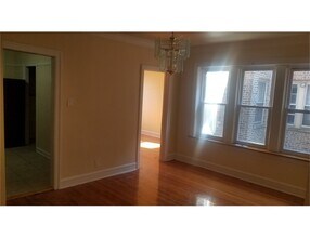 7937 S Wood St in Chicago, IL - Building Photo - Building Photo