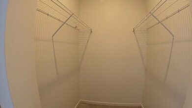1540 W Fullerton Ave, Unit 407-PH in Chicago, IL - Building Photo - Building Photo