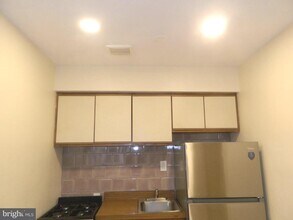 513 12th St NE in Washington, DC - Building Photo - Building Photo