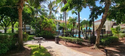 5940 W Sample Rd in Coral Springs, FL - Building Photo - Building Photo