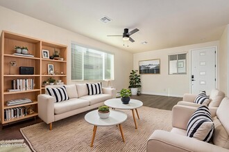 133 W Latona Rd in Phoenix, AZ - Building Photo - Building Photo