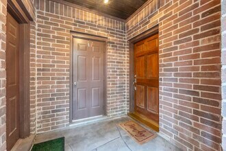 17 E Willowood Ct in Spring, TX - Building Photo - Building Photo