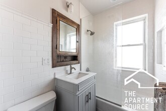 4755 N Sawyer Ave in Chicago, IL - Building Photo - Building Photo