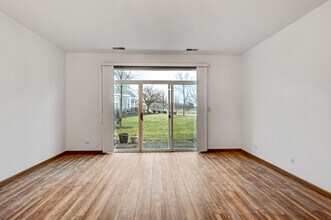 710 Woodewind Dr in Naperville, IL - Building Photo - Building Photo